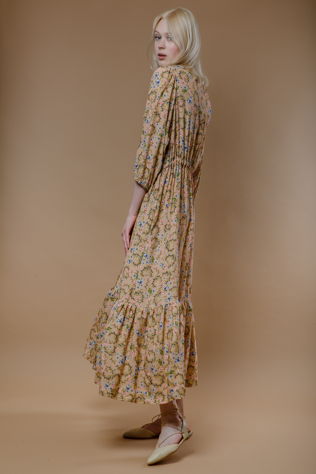 Платье-рубашка с цветочным принтом Селина